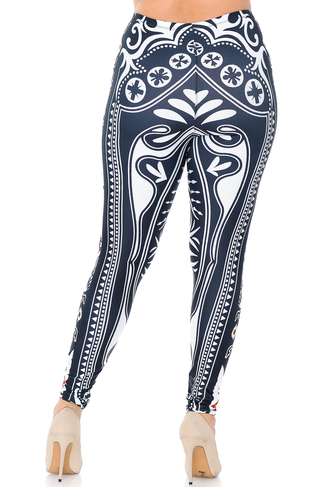 Creamy Soft Queen of Hearts Plus Size Leggings - USA Fashion