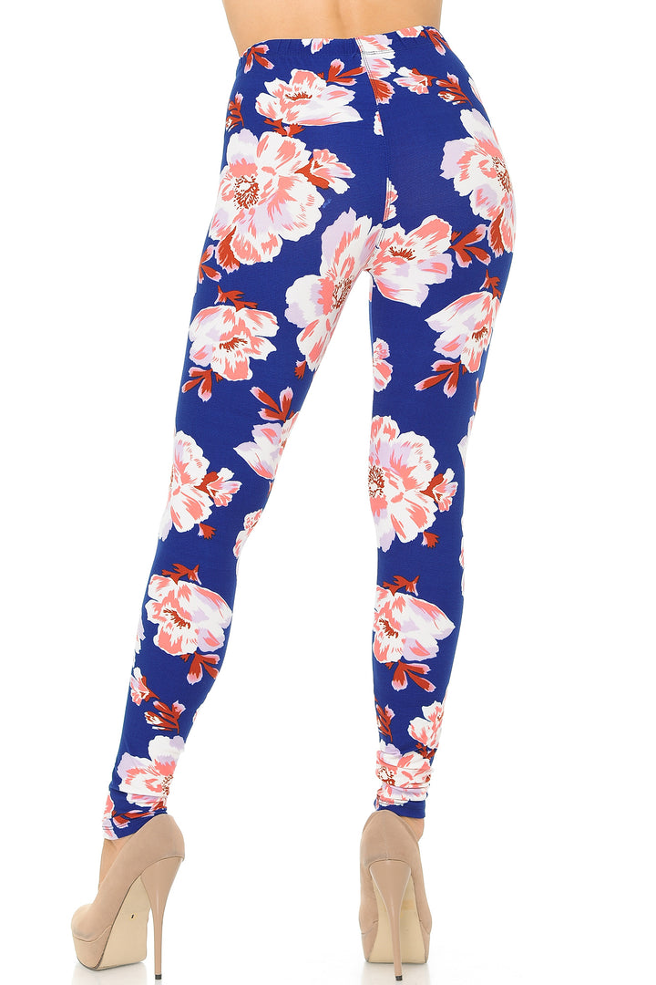 Buttery Smooth Blooming Floral On Blue Leggings