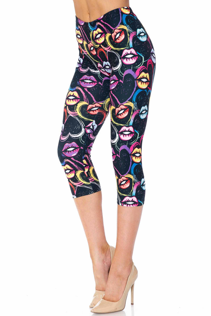 Creamy Soft Colorful Lips and Hearts Plus Size Capris - USA Fashion (One Size Plus,Black)
