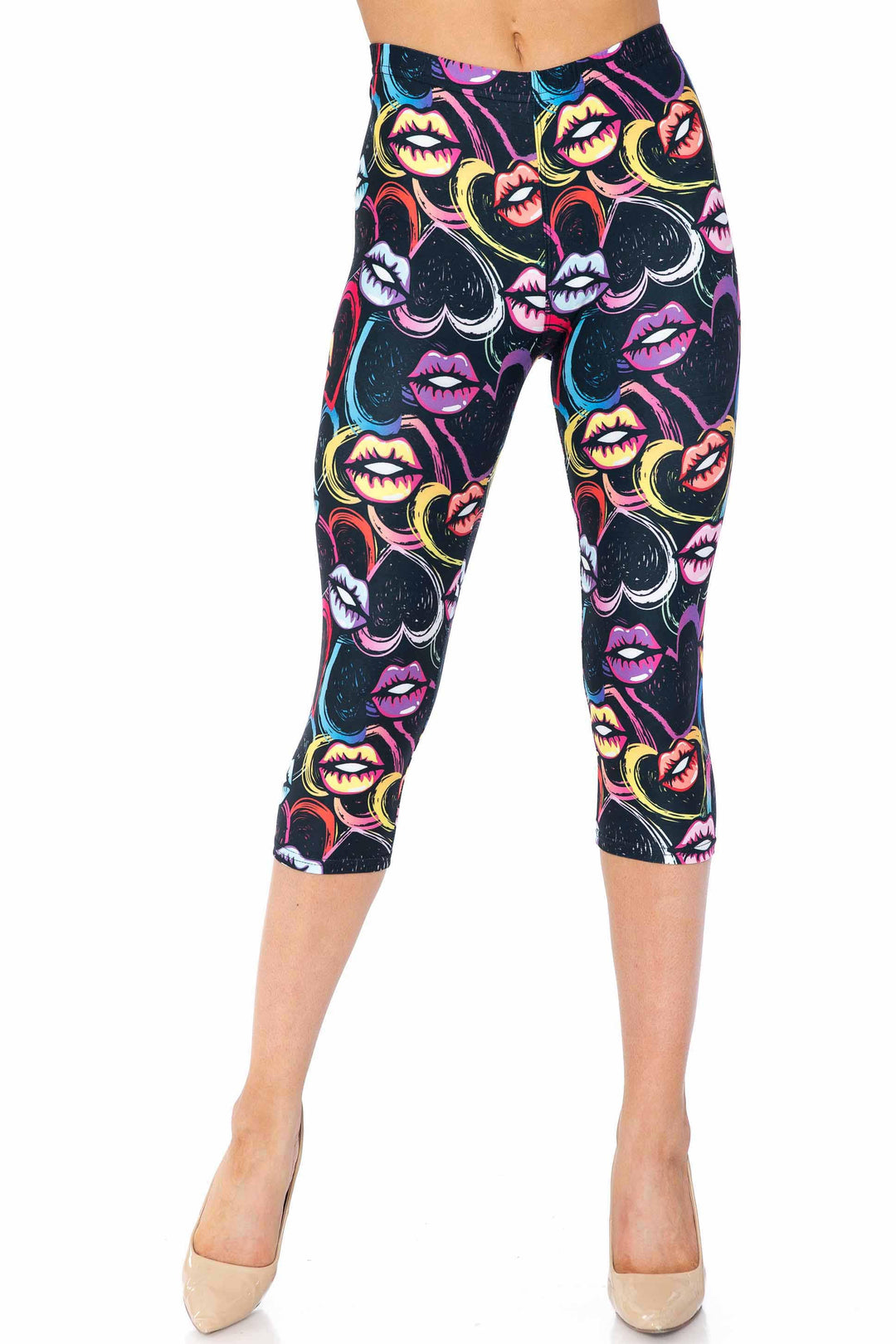 Creamy Soft Colorful Lips and Hearts Plus Size Capris - USA Fashion (One Size Plus,Black)