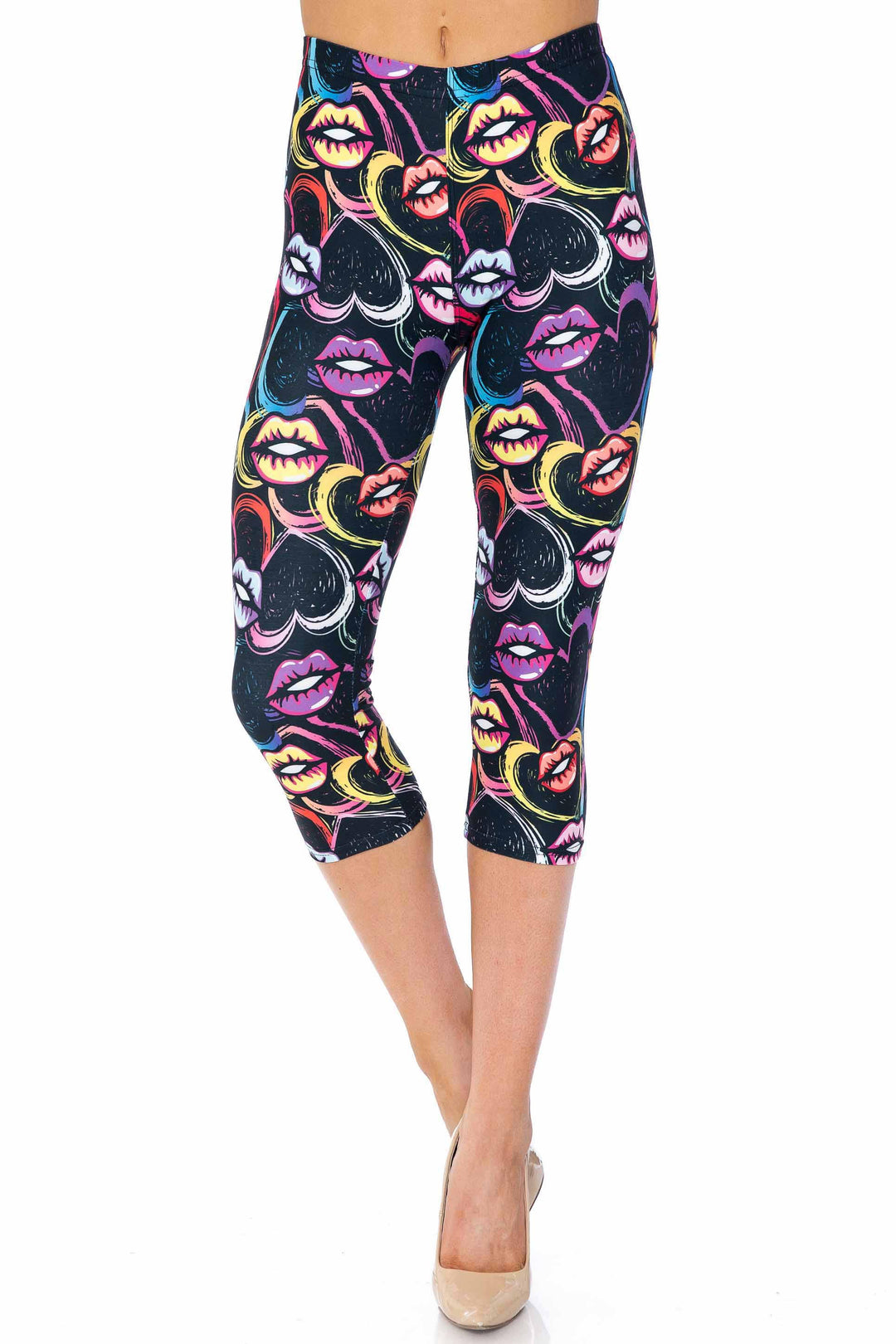 Creamy Soft Colorful Lips and Hearts Plus Size Capris - USA Fashion (One Size Plus,Black)