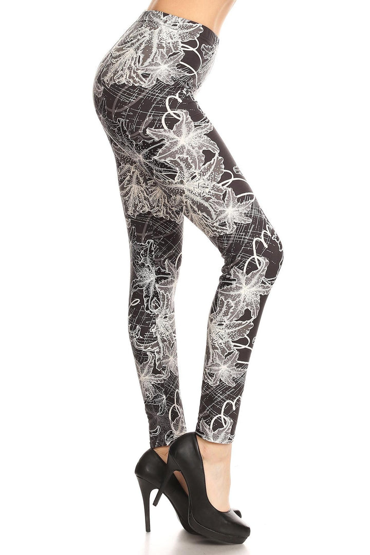 Buttery Smooth Scratchy Monochrome Leaf Leggings