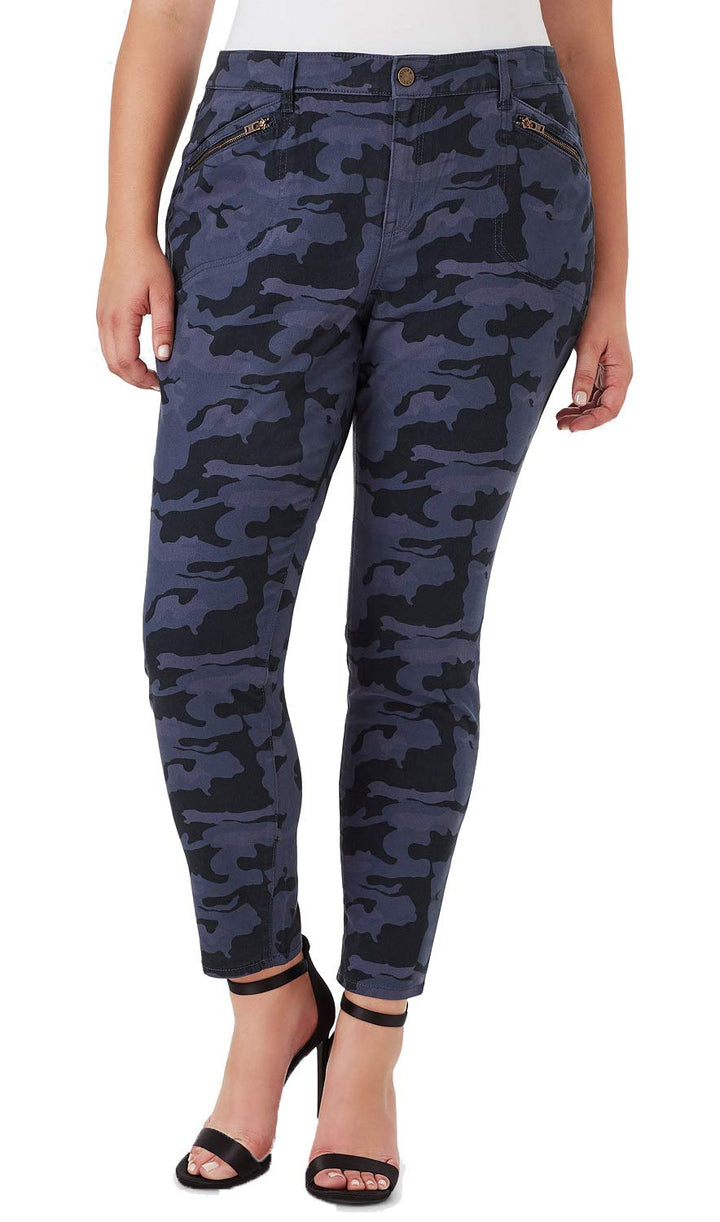Plus Size Camo-Print Cargo Pants
